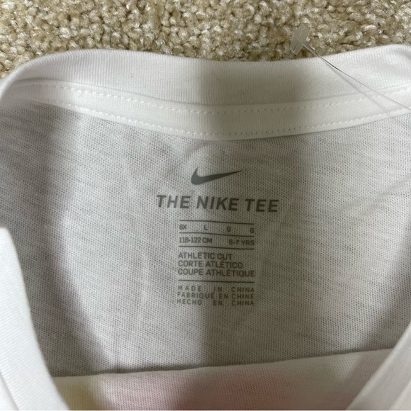 NEW Girl's Nike Dri-Fit Athletic Running Shorts & Graphic Tee Size 6X - Picture 3 of 12